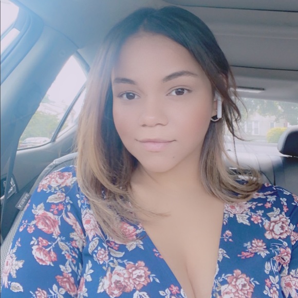 Meet your Posher, Alisson - Picture 1 of 1